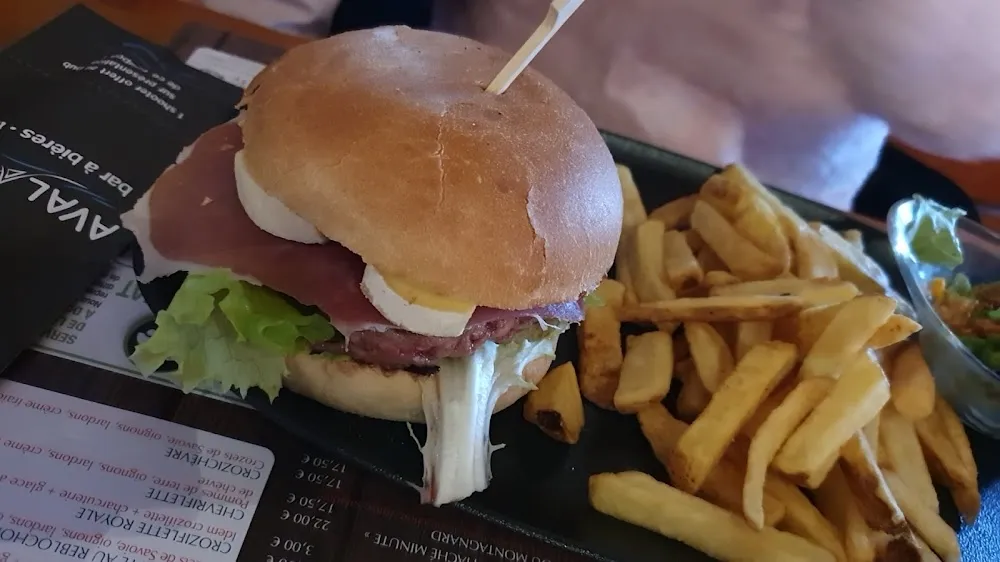 Hamburger Royal Burger Savoyard